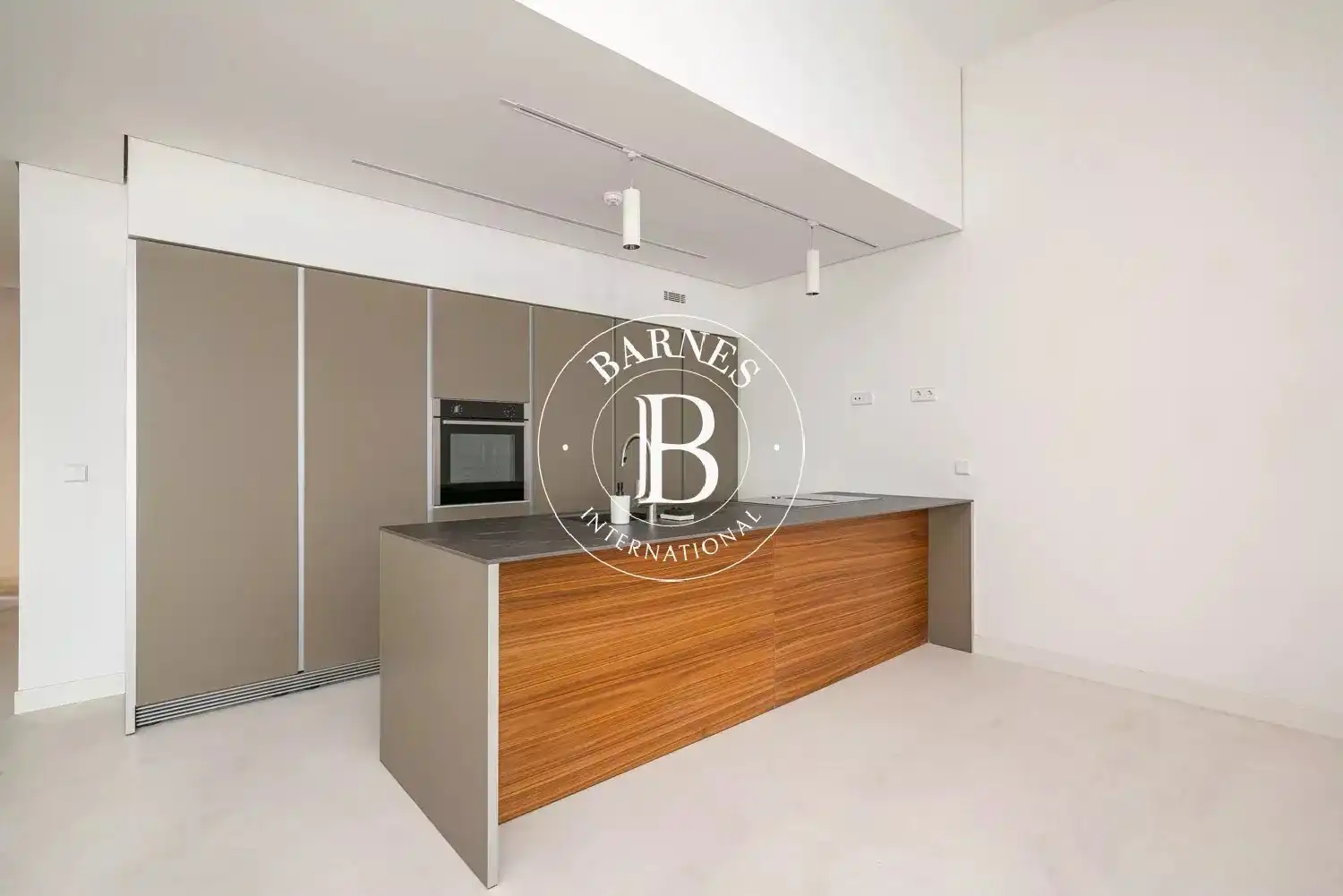 Kitchen of Flat for rent in Madrid  with Air Conditioner, Heating and Storage room