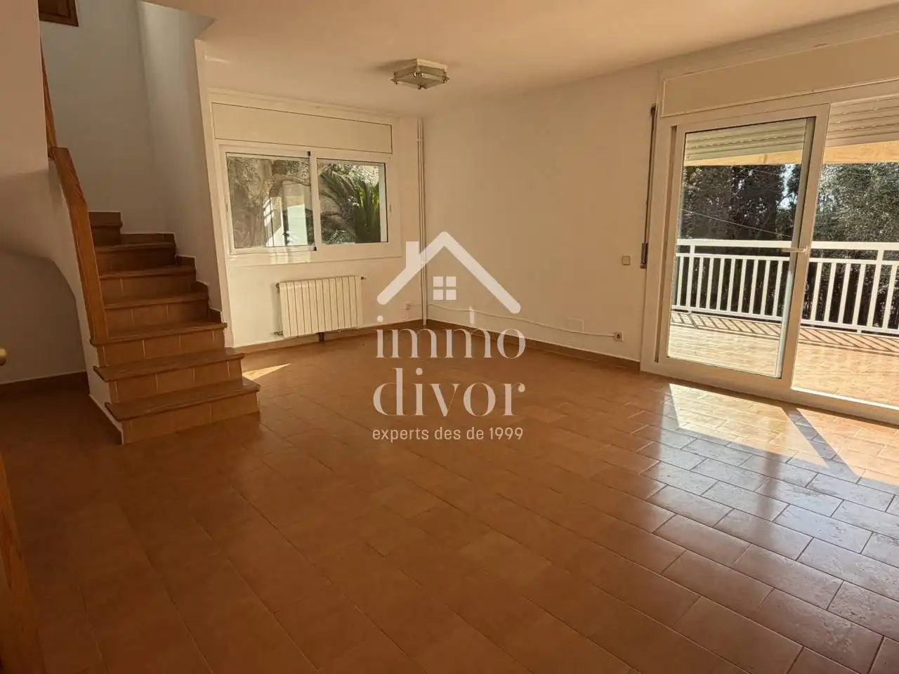 Casa aparellada amb jardí en venda a Centre, imagen 4