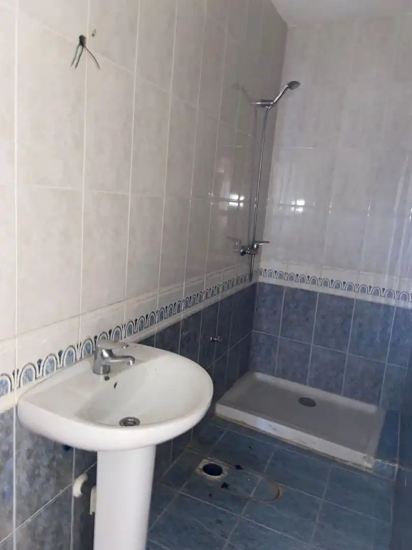 Baño de Casa adosada en venta en Villarrubia de los Ojos con Calefacción, Terraza y Trastero