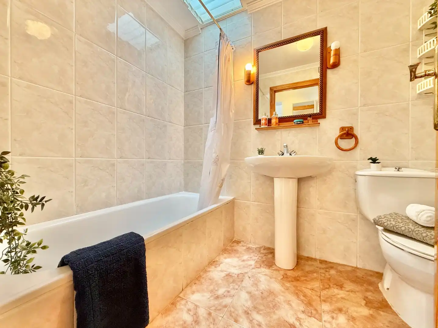 Bany de Casa o xalet en venda en San Pedro del Pinatar amb Jardí privat, Terrassa i Rentadora