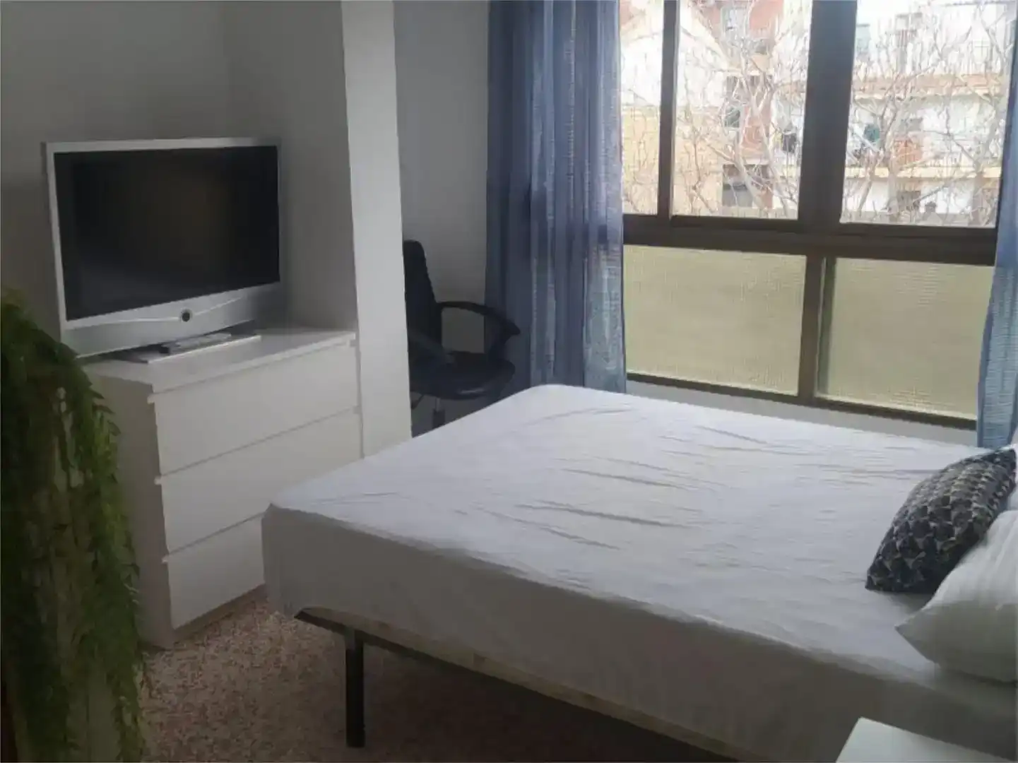 Bedroom of Flat for rent in Zaidín