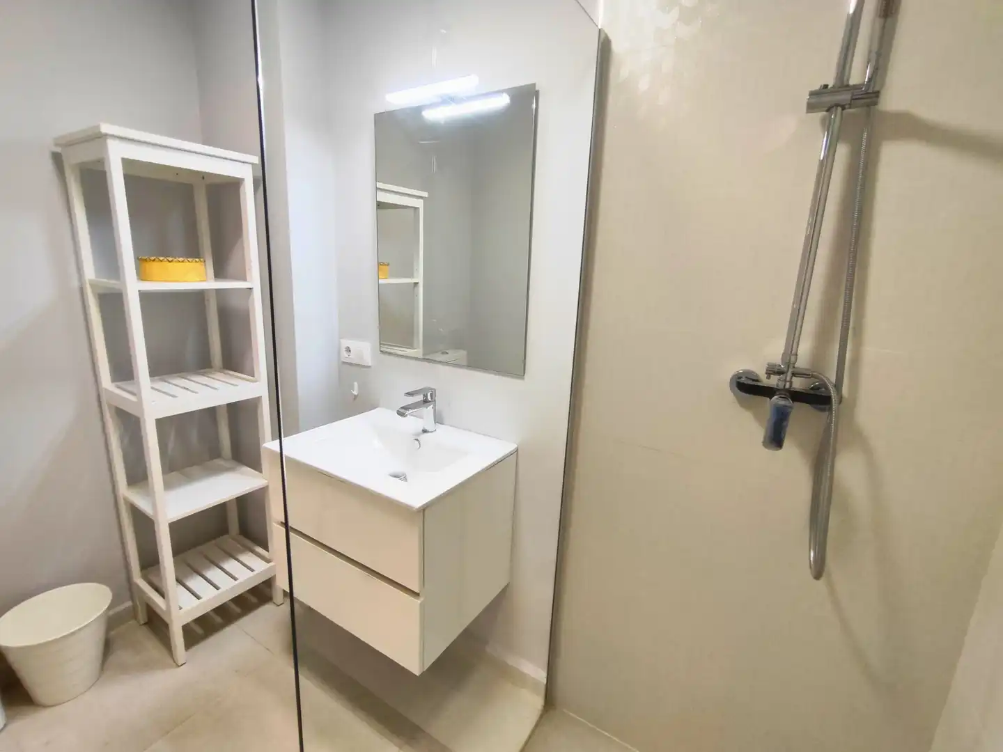 Bathroom of Flat for rent in Dénia  with Air Conditioner, Heating and Terrace