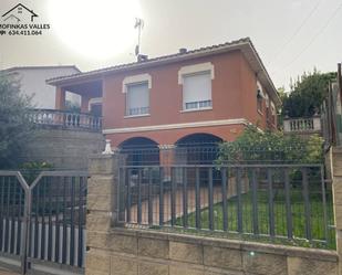 Vista exterior de Casa o xalet en venda en Lliçà de Vall amb Calefacció, Jardí privat i Terrassa