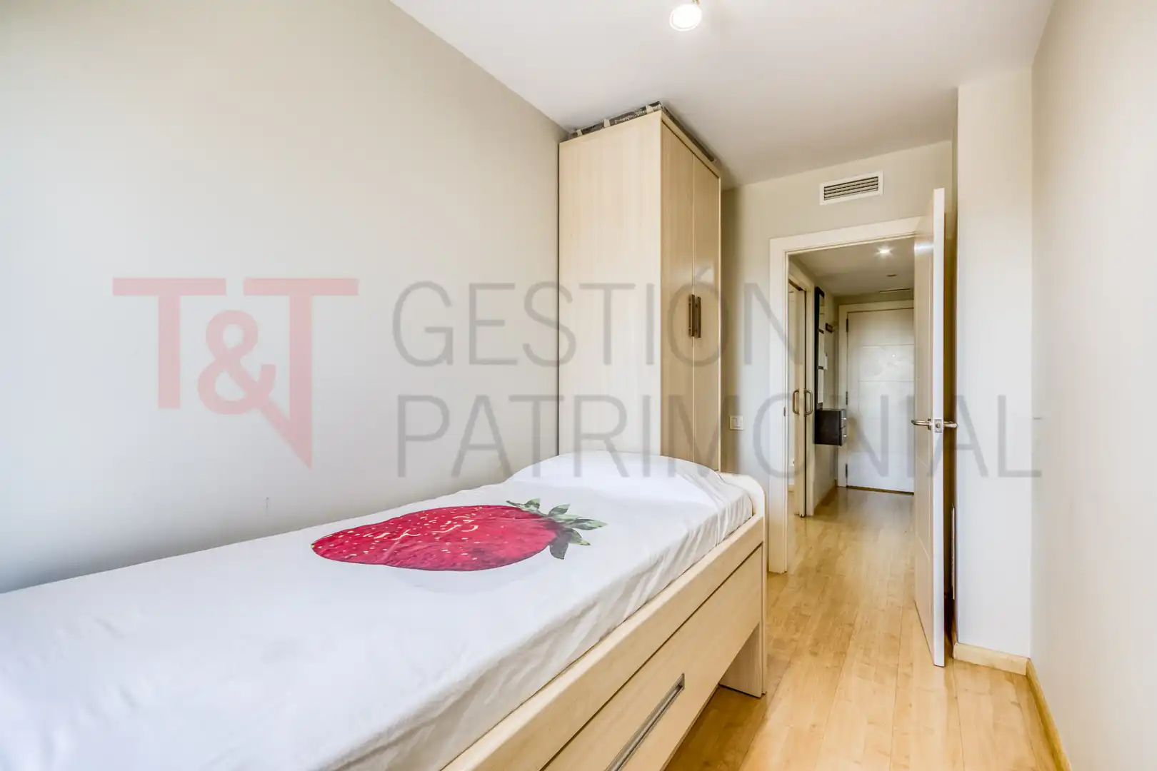 Bedroom of Flat for sale in Sabadell  with Air Conditioner, Heating and Terrace