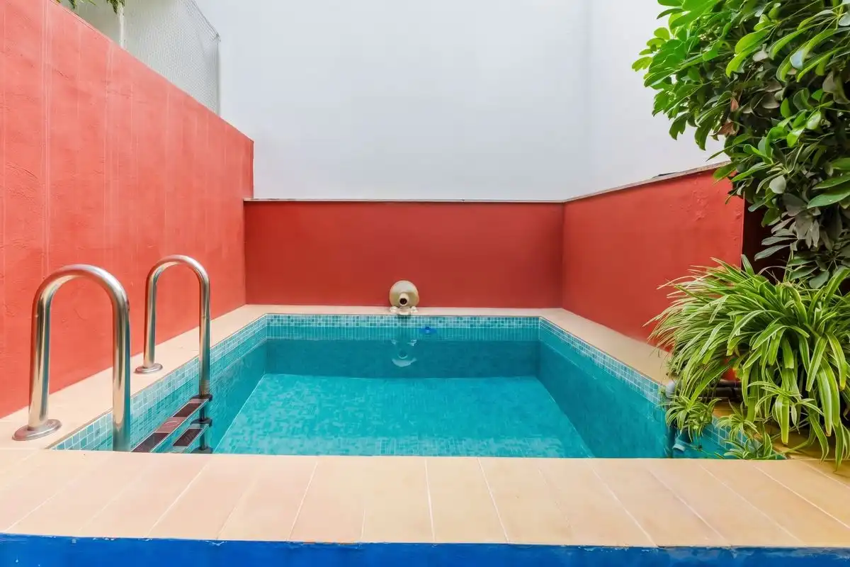 Adossat amb piscina en venda a Callejón Sánchez de Castro, imagen 3