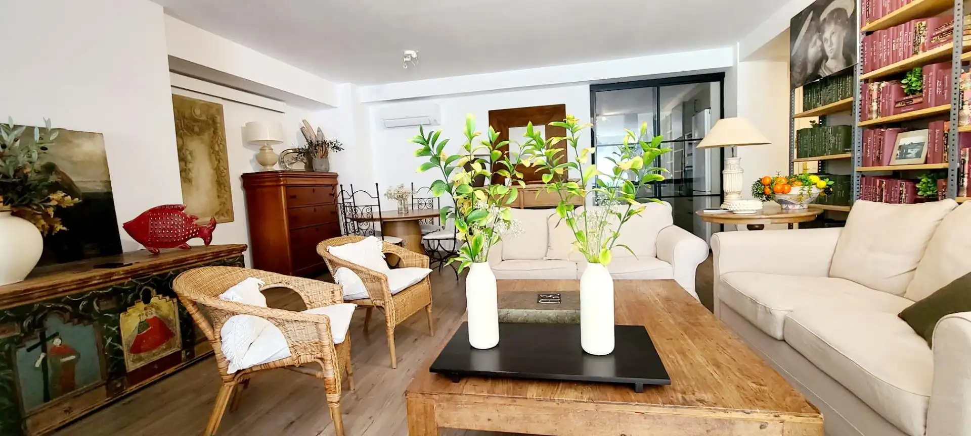 Sala de estar de Piso en venta en  Madrid Capital con Aire acondicionado y Balcón