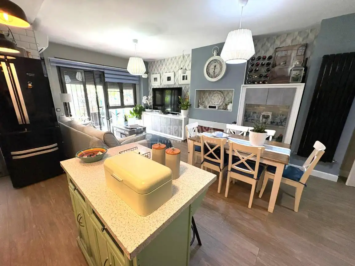 Kitchen of Flat for sale in Parla  with Air Conditioner and Storage room