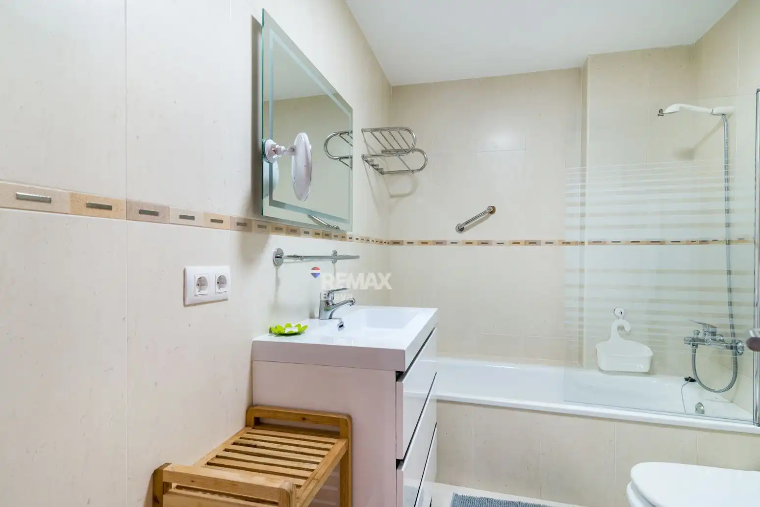 Bathroom of Flat for sale in Roses  with Air Conditioner, Heating and Terrace