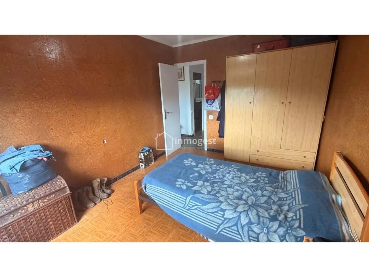 Schlafzimmer von Wohnung zum Verkauf in Salt mit Abstellraum, Möbliert und Balkon