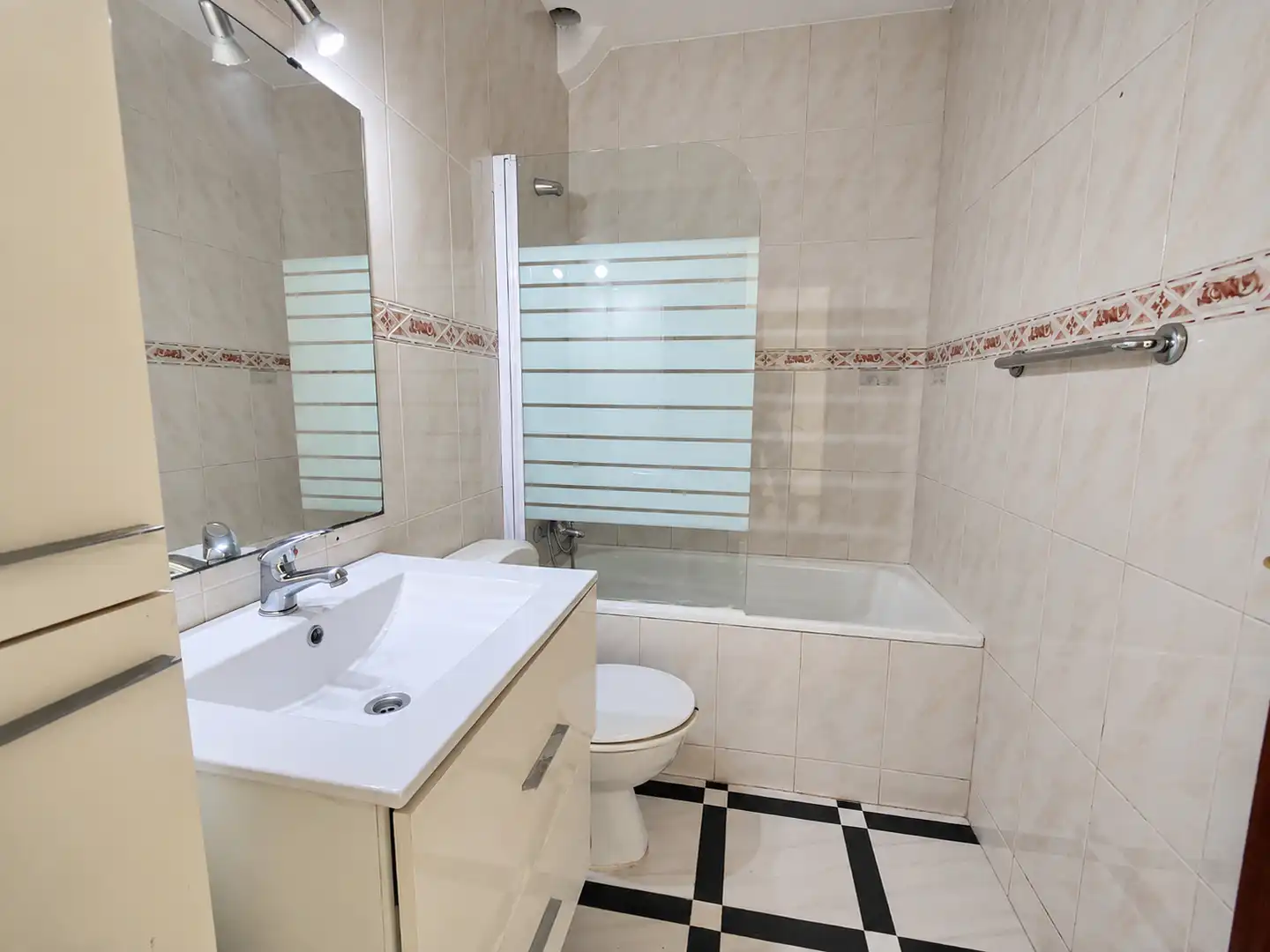 Bathroom of Detached homes for sale in Canet de Mar, Barcelona