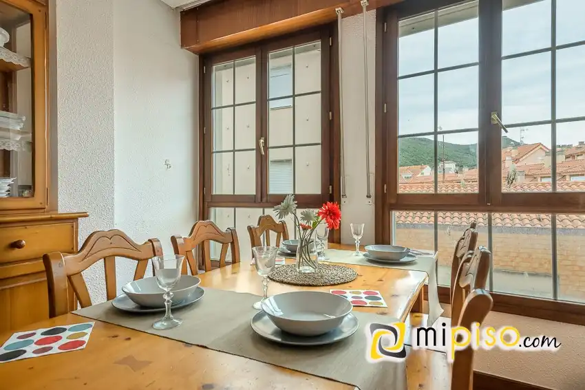Comedor de Piso en venta en Santoña con Terraza, Trastero y Balcón