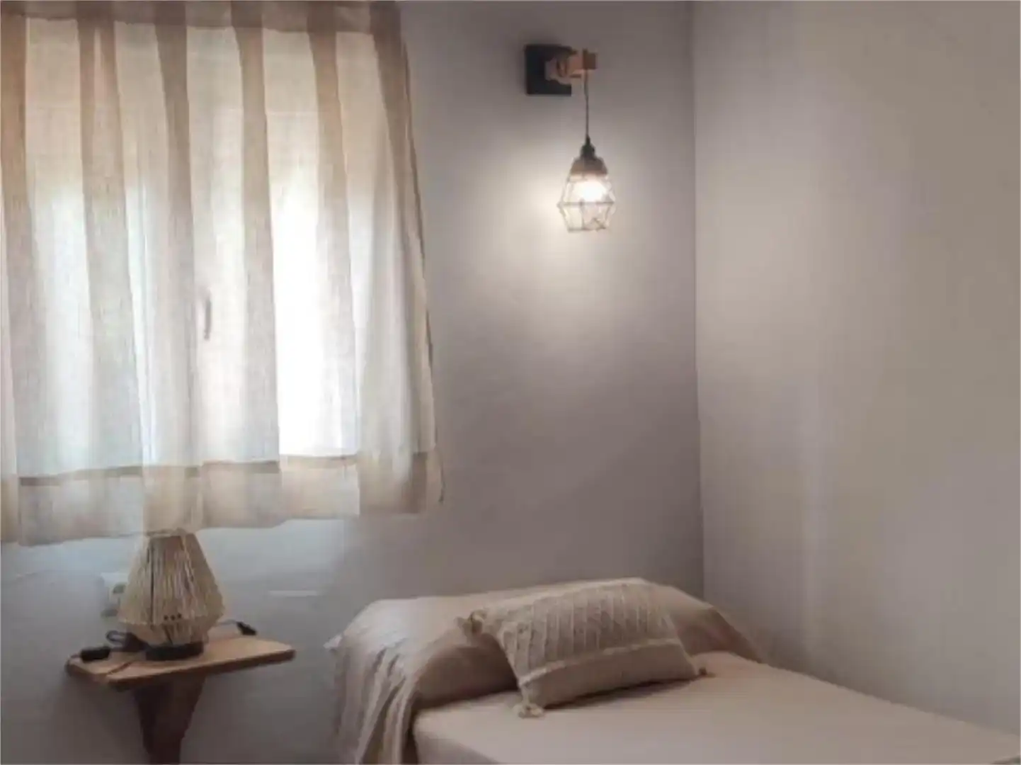Habitación de Casa o chalet de alquiler en Valdecaballeros con Aire acondicionado, Jardín privado y Amueblado