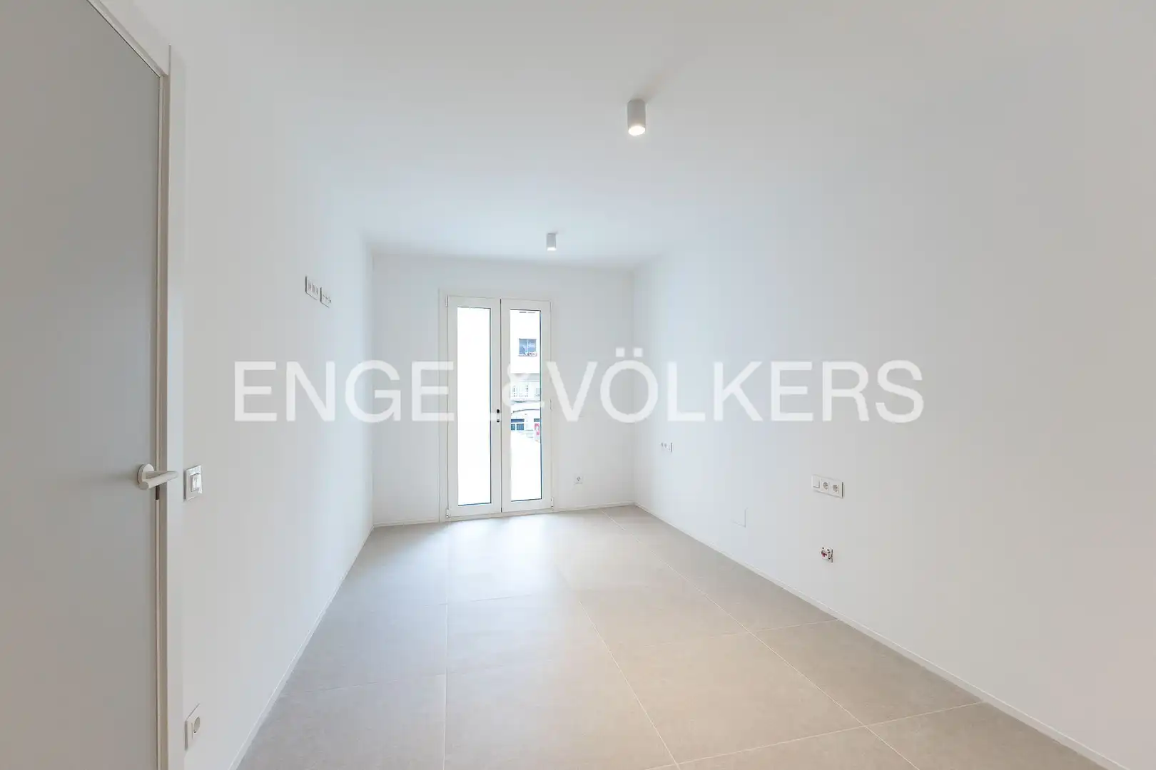 Wohnung zum Verkauf in L'Hospitalet de Llobregat mit Klimaanlage, Heizung und Terrasse