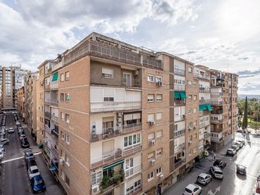 Piso con ascensor en venta en Calle AZORIN