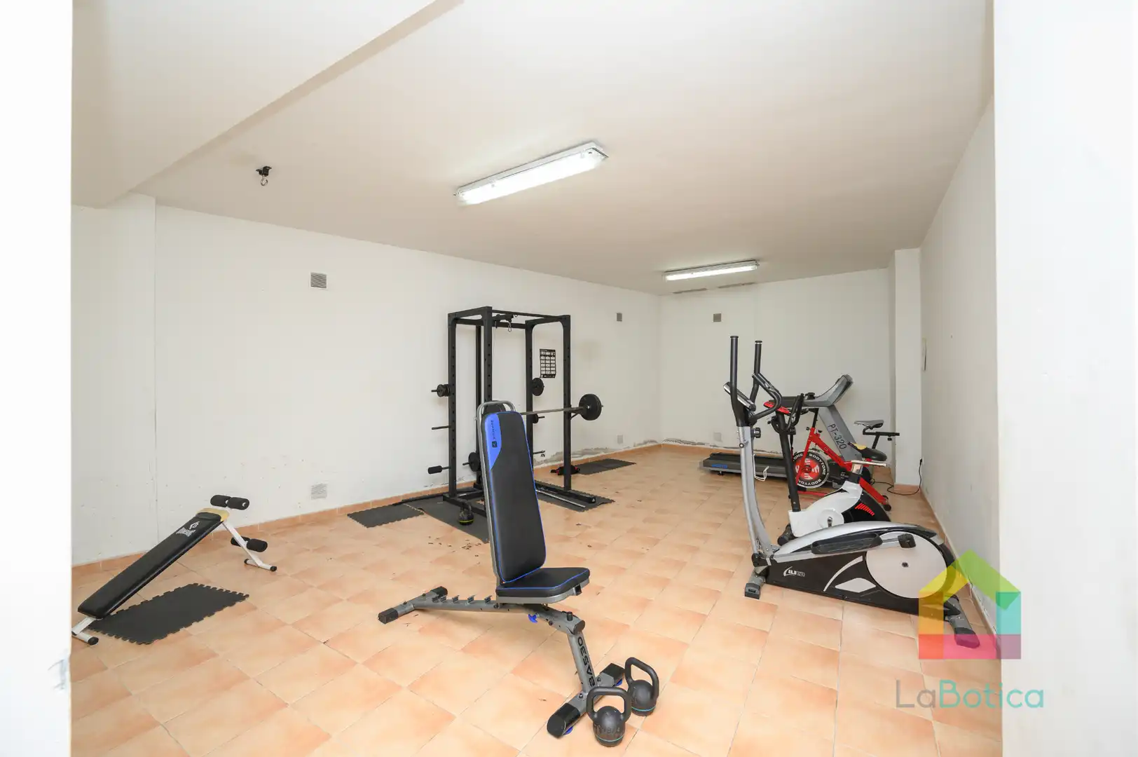 Apartament en venda en Toledo amb Aire condicionat, Moblat i Piscina comunitària