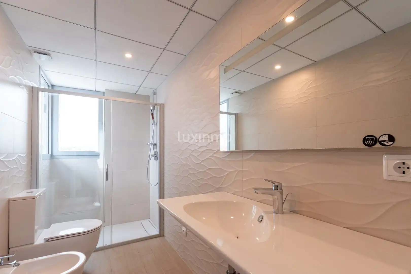 Baño de Piso en venta en Calpe / Calp con Aire acondicionado, Calefacción y Jardín privado