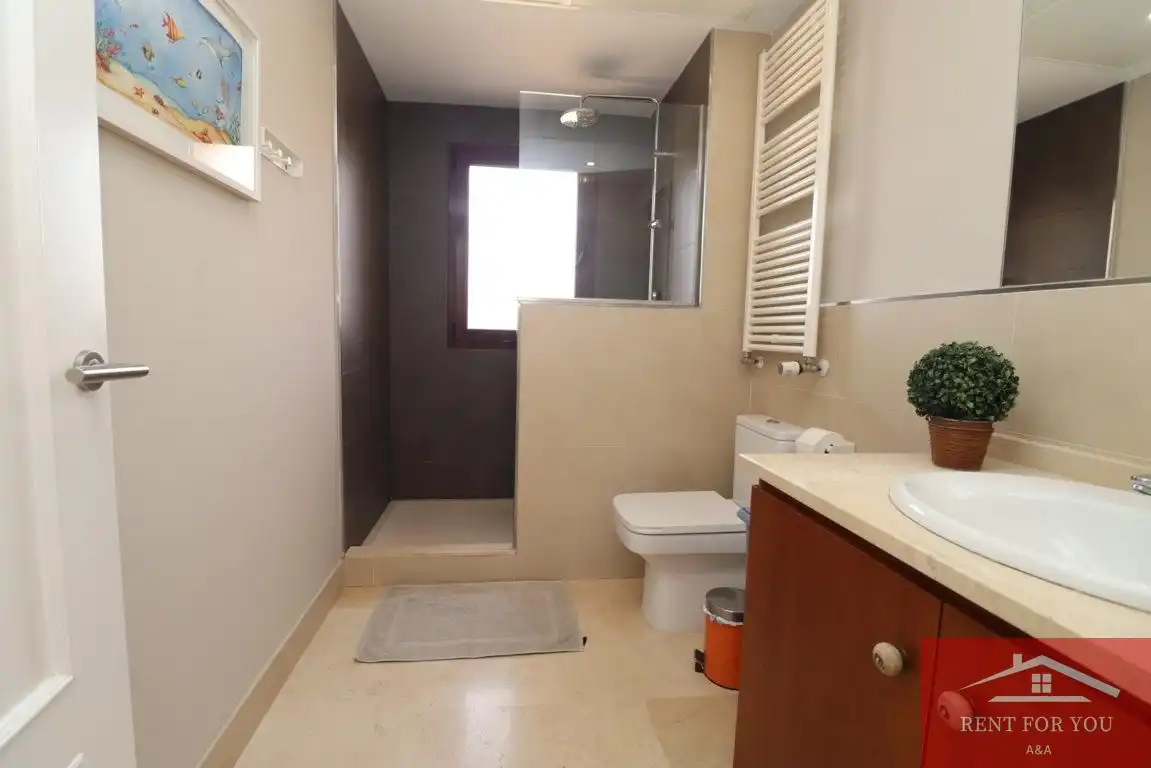 Badezimmer von Haus oder Chalet zur Miete in Coín mit Klimaanlage, Heizung und Privatgarten