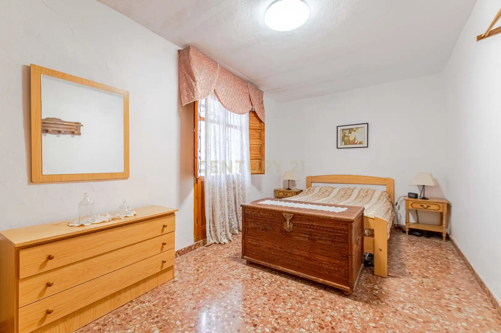 Dormitori de Casa o xalet en venda en Carataunas amb Forn, Rentadora i TV