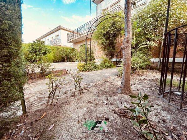 Casa-chalet en Venta en Calle Federico García Lorca en Baeza