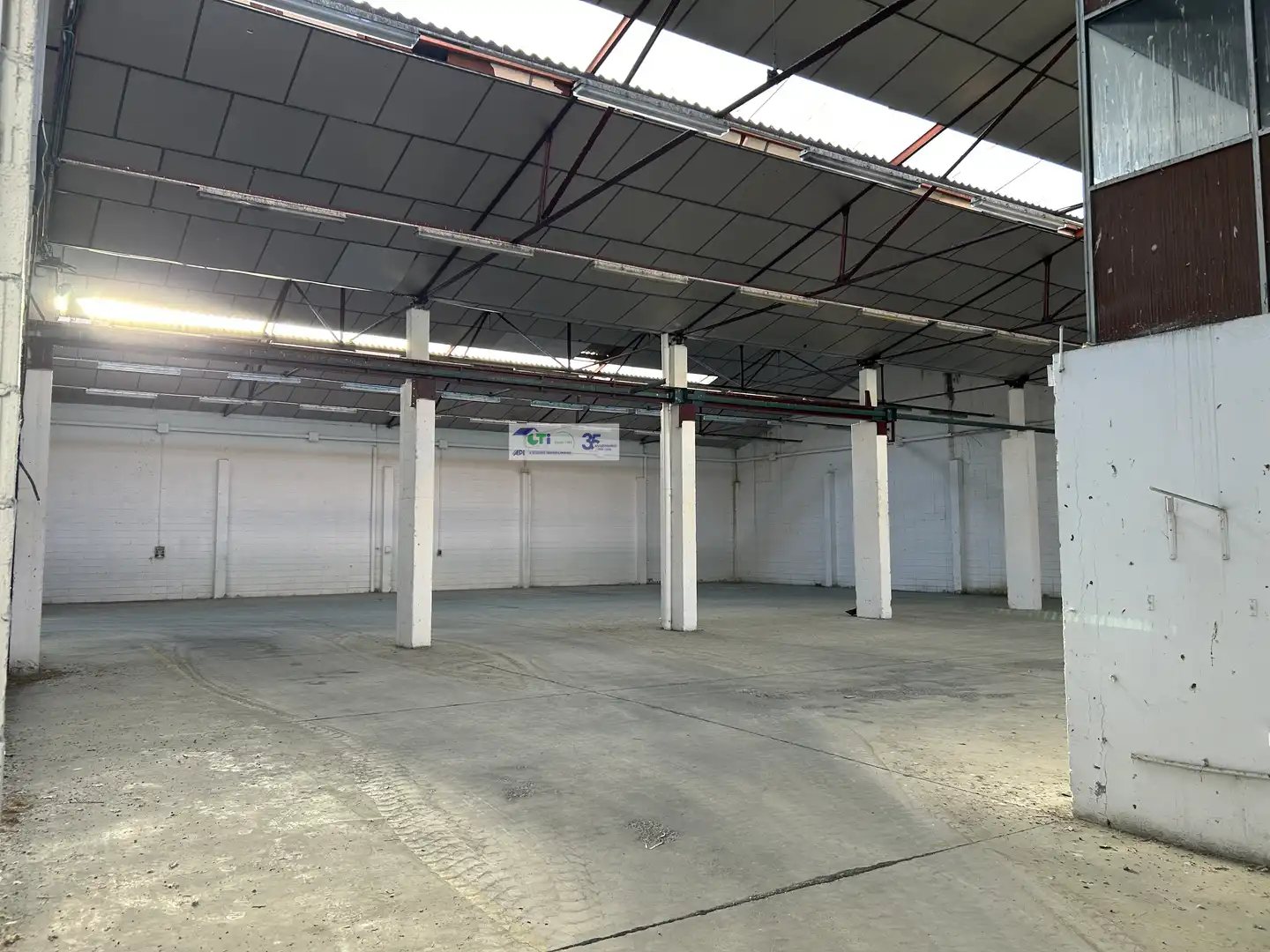 Nau industrial de lloguer en Utebo