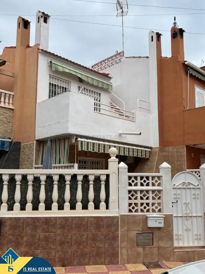 Vista exterior de Casa o chalet en venta en Torrevieja con Aire acondicionado, Calefacción y Jardín privado