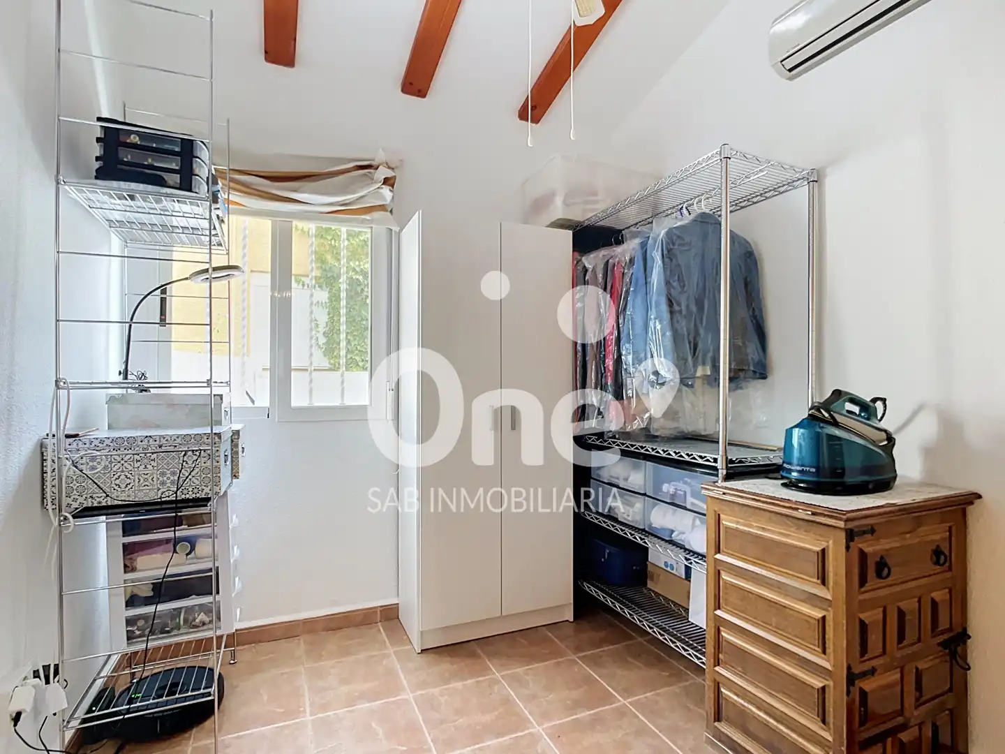 Dormitori de Casa adosada en venda en La Pobla de Vallbona amb Aire condicionat, Jardí privat i Terrassa