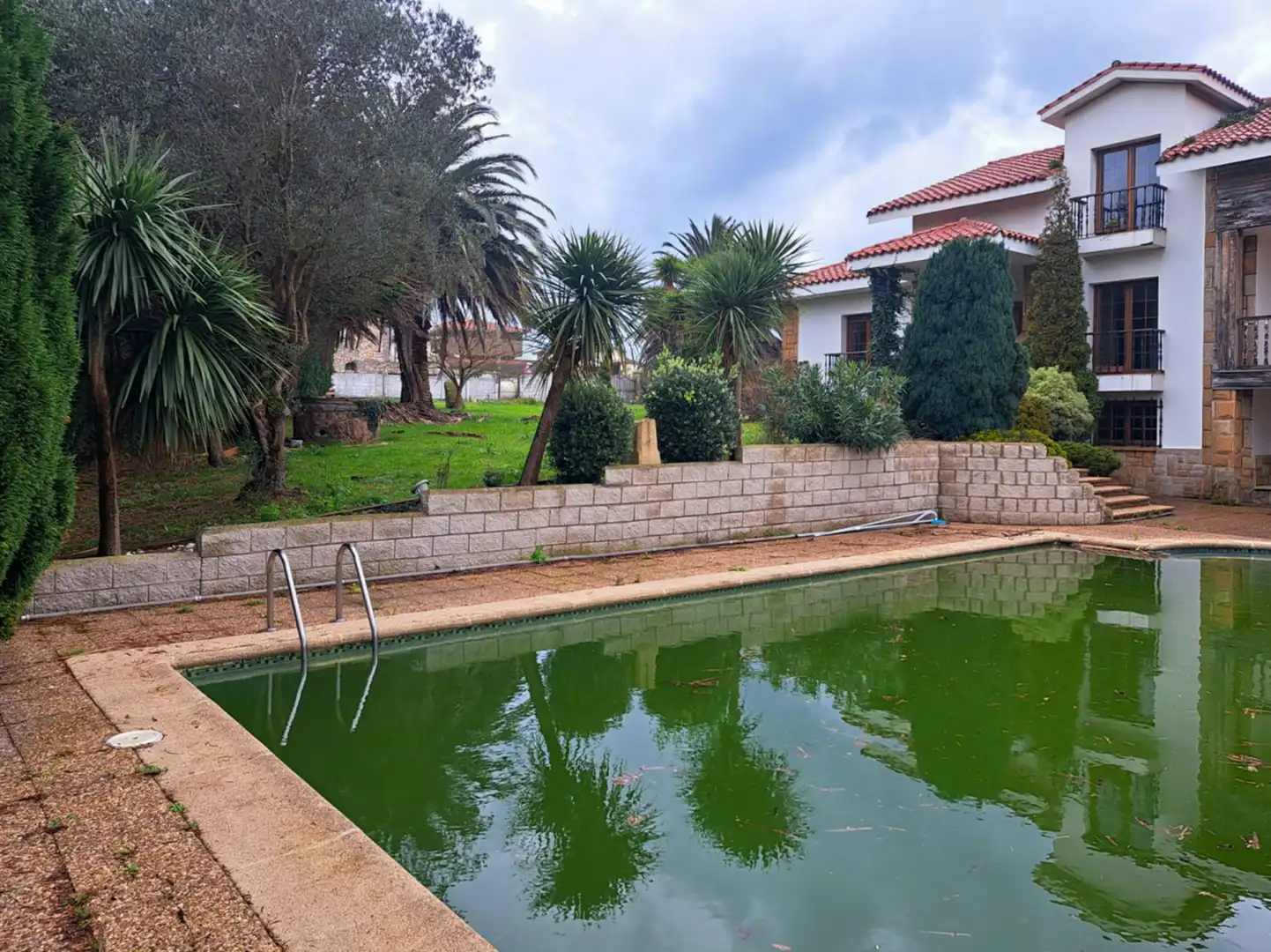 Swimming pool of Houses for sale in Castrillón  with Heating, Private garden and Parquet flooring