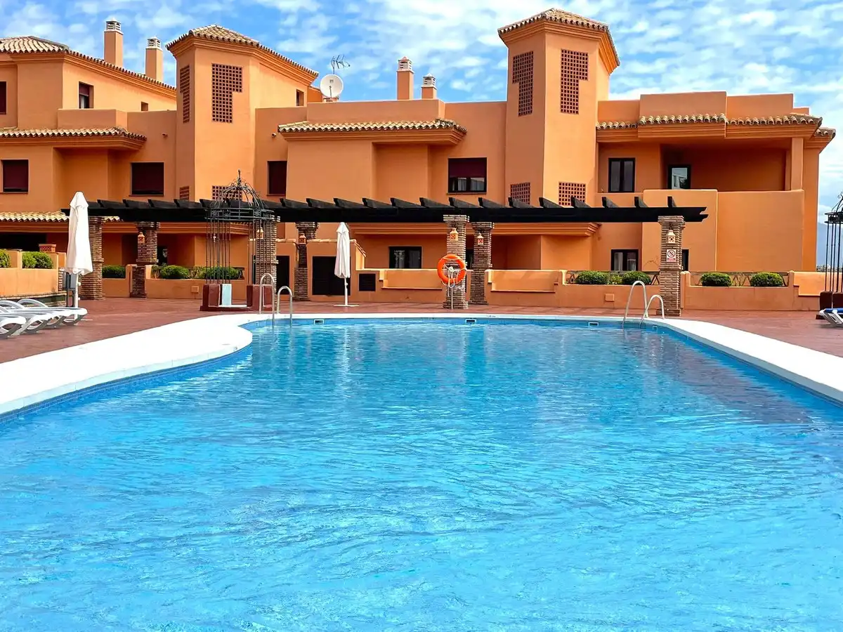 Apartament amb piscina en venda a Benahavís pueblo, imagen 18