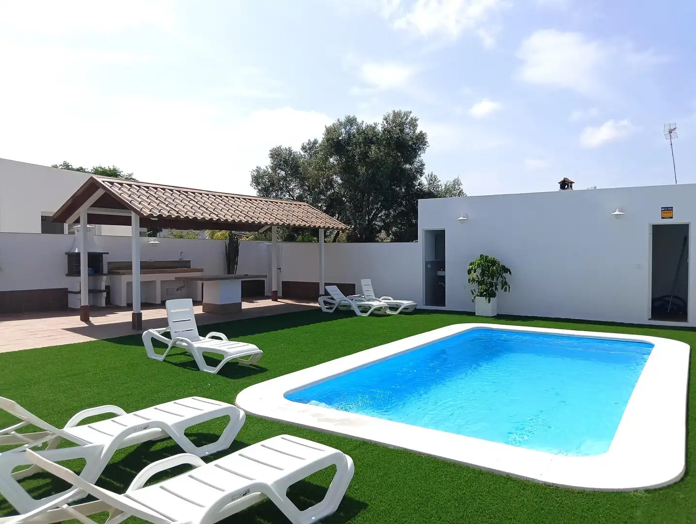 Piscina de Casa o xalet en venda en Conil de la Frontera