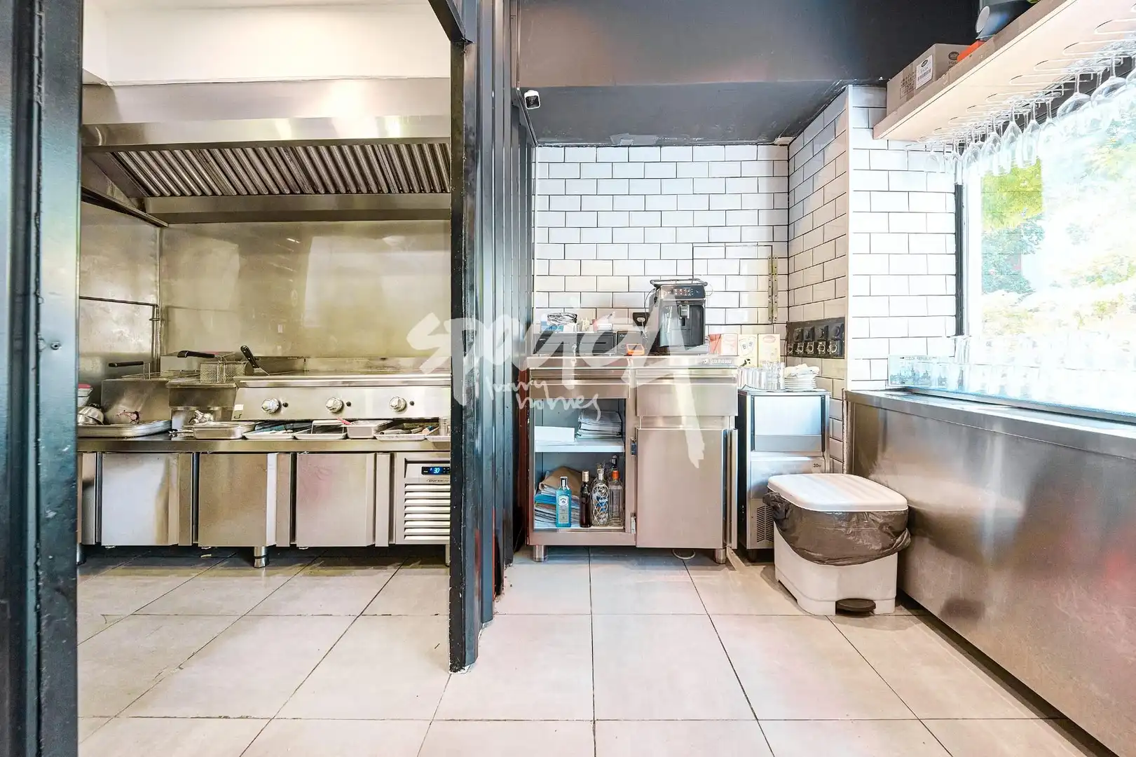 Cocina de Local en traspaso en Madrid con Aire acondicionado