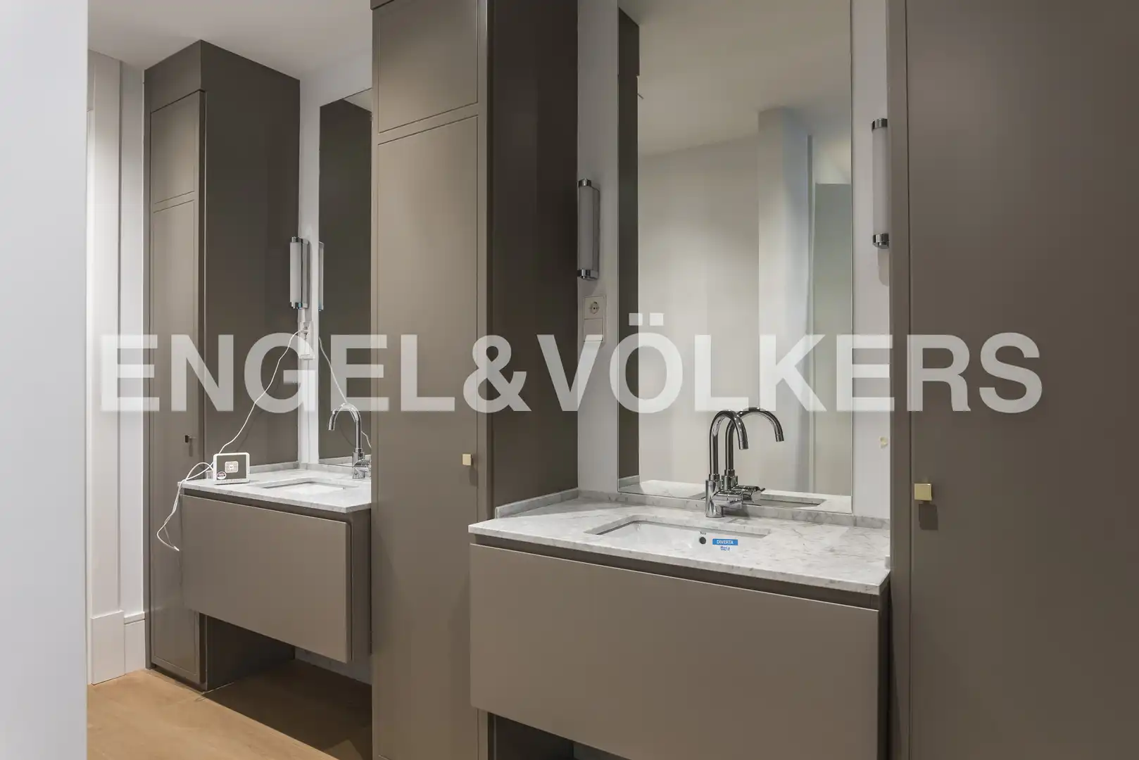 Bathroom of Flat for rent in Madrid  with Air Conditioner, Heating and Storage room