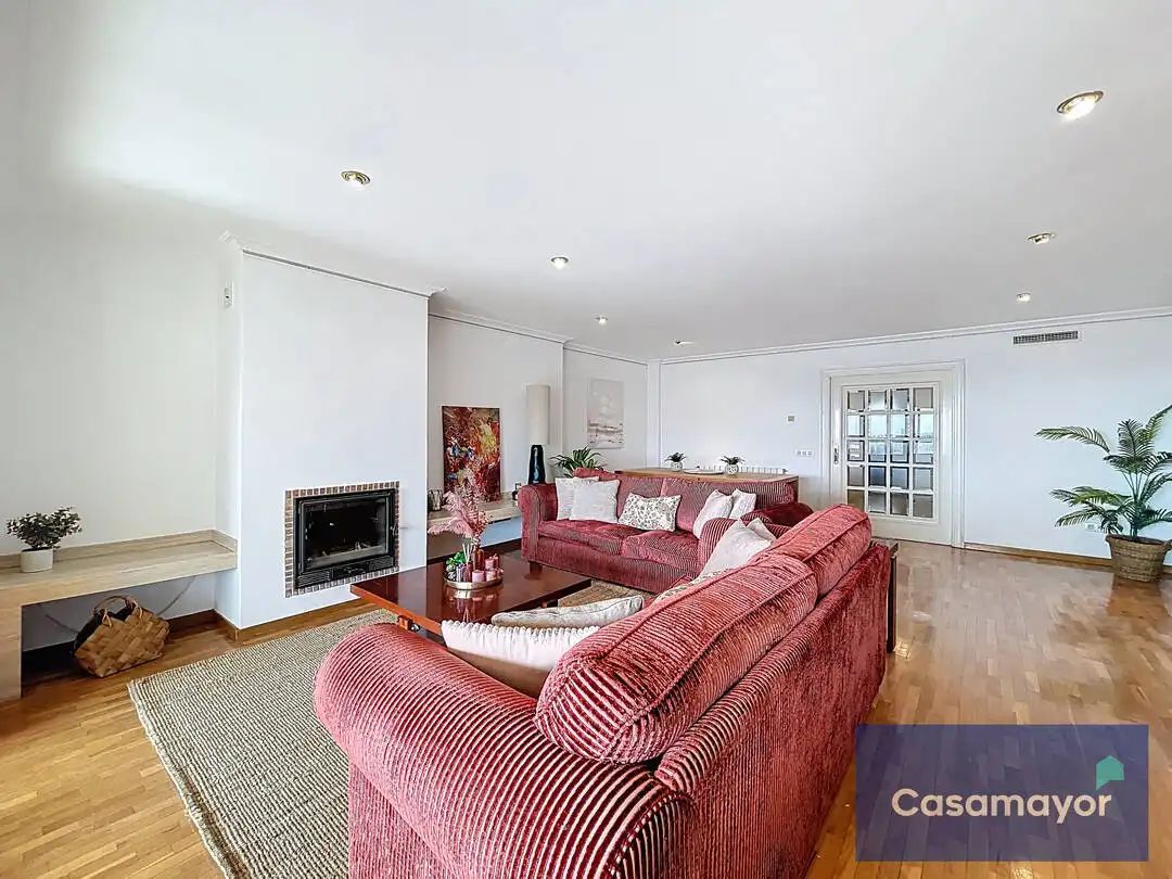 Sala d'estar de Casa adosada en venda en Alicante / Alacant amb Aire condicionat, Calefacció i Jardí privat