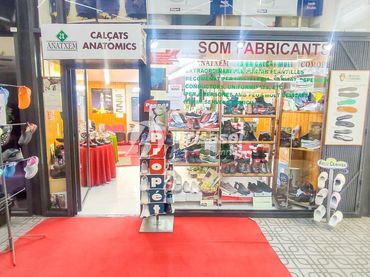 Business premises to rent in Centre