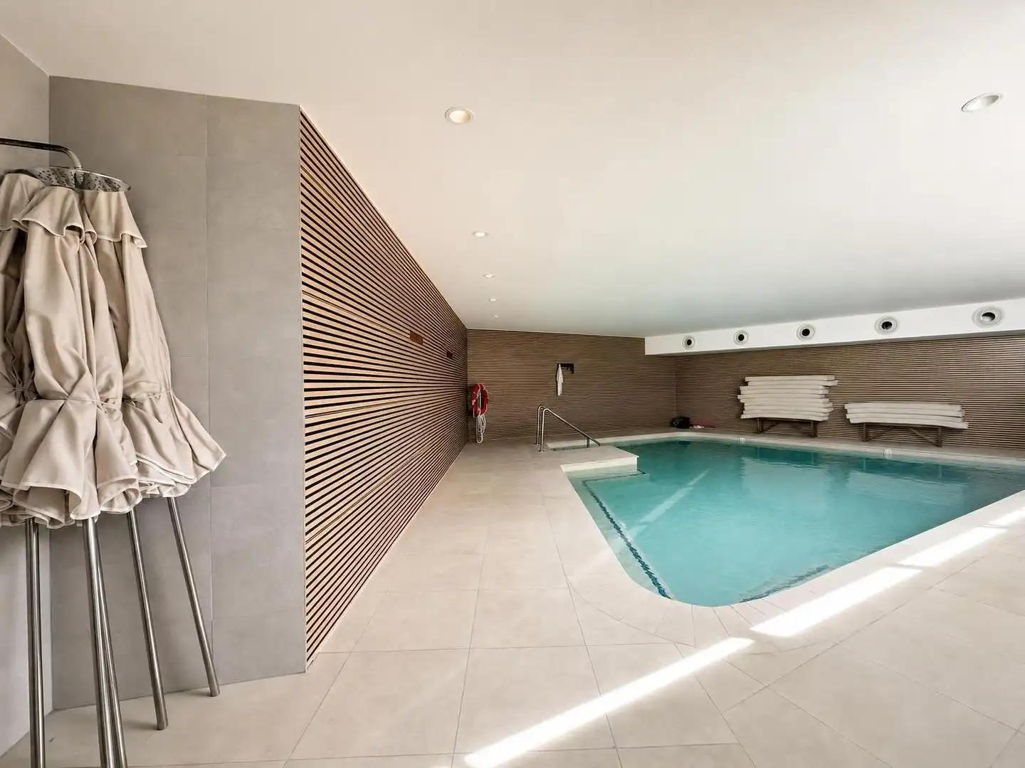 Apartament amb piscina en venda a Avenida Avenida Mar de Alborán 15, imagen 32