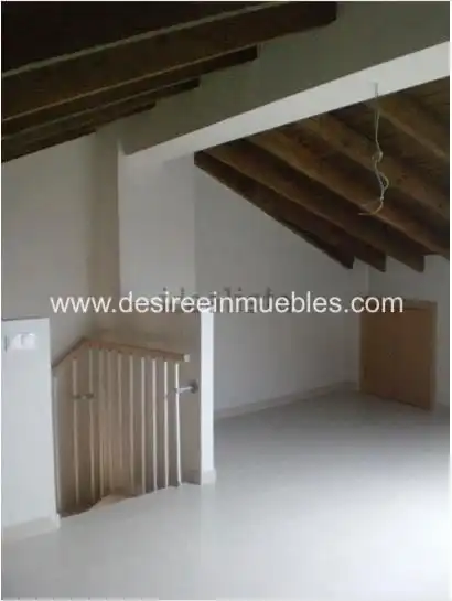 Duplexes for rent in Carrer de Pere Aleixandre, Mont-Olivet