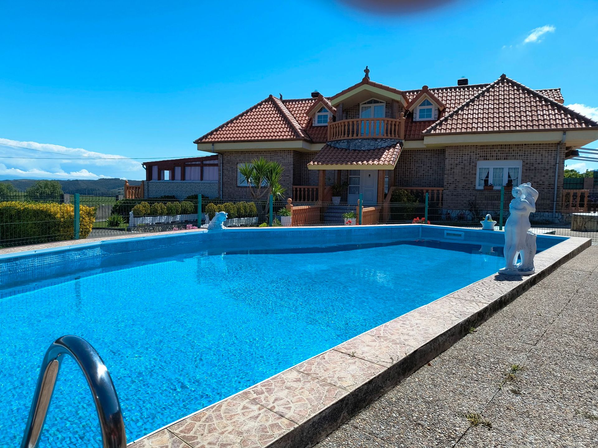 Swimming pool of House or chalet for sale in Bareyo  with Heating, Private garden and Terrace