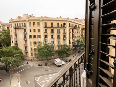 Appartamento con balcone in vendita a Sant Andreu