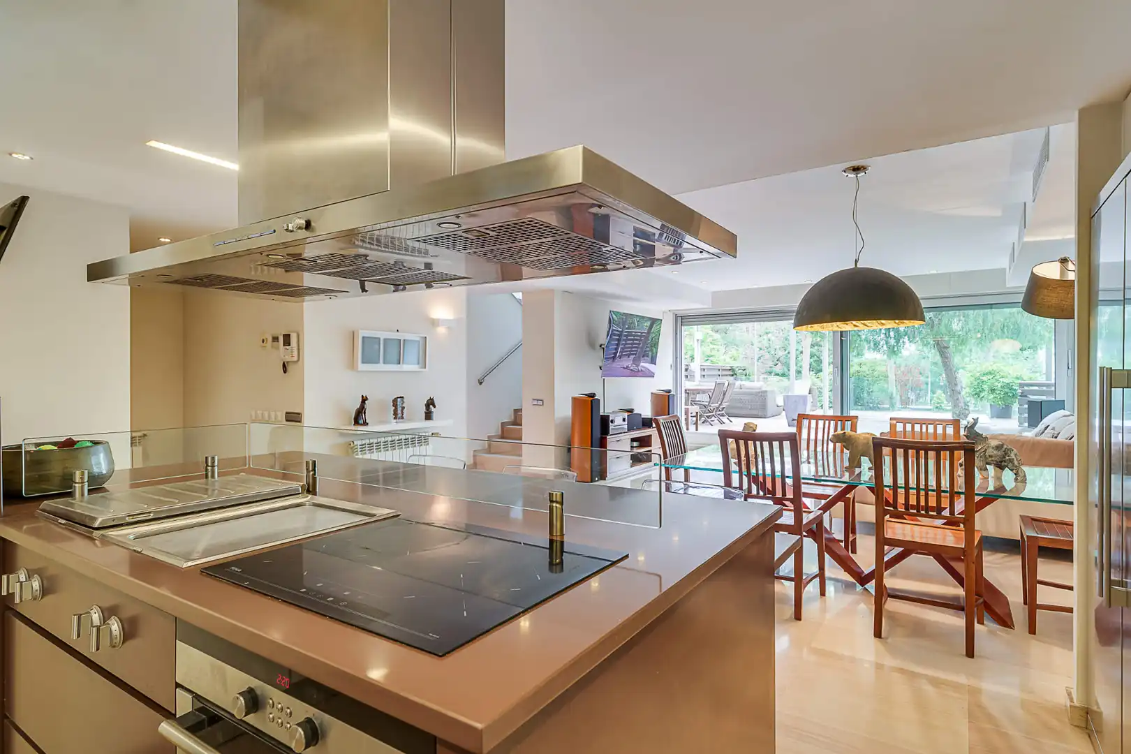 Cocina de Casa adosada en venta en Barcelona con Aire acondicionado, Calefacción y Terraza