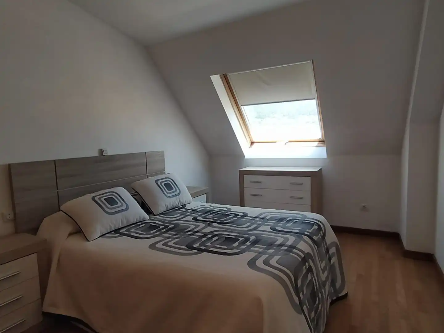 Habitación de Ático en venta en Cariño con Parquet, Amueblado y Horno