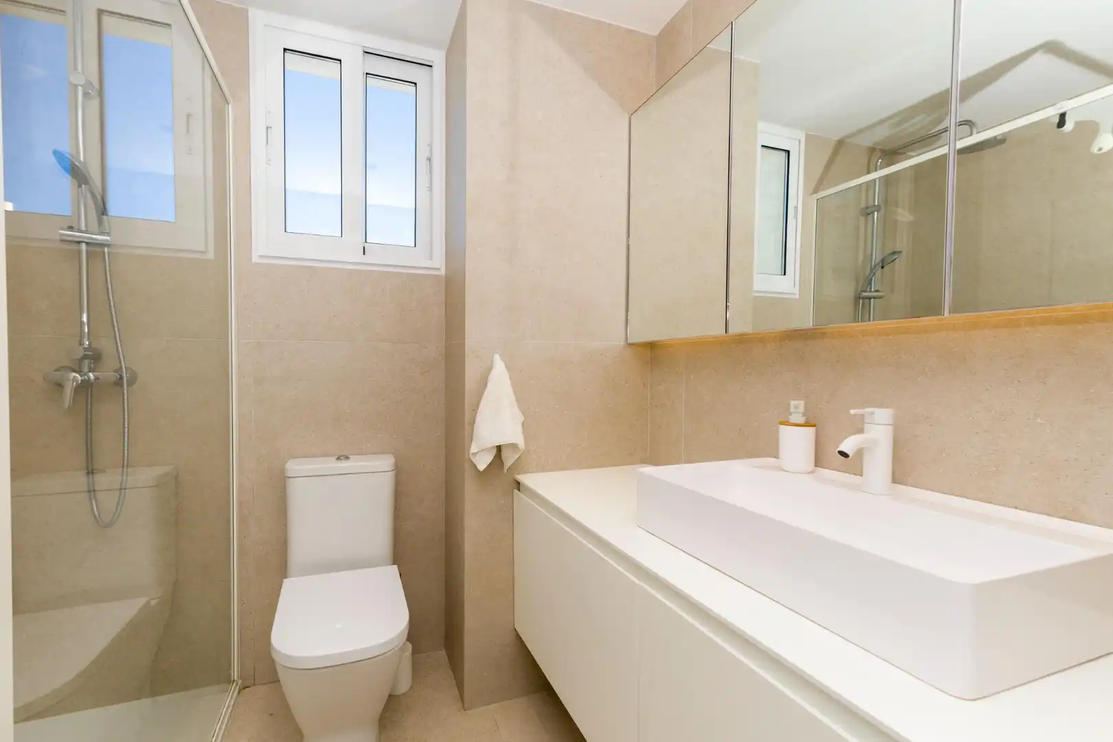 Bany de Apartament en venda en Oropesa del Mar / Orpesa amb Jardí privat, Terrassa i Traster