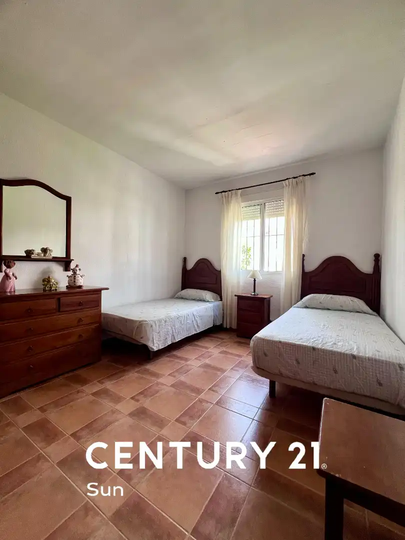 Habitación de Casa adosada en venta en Estepona con Jardín privado, Terraza y Lavadora
