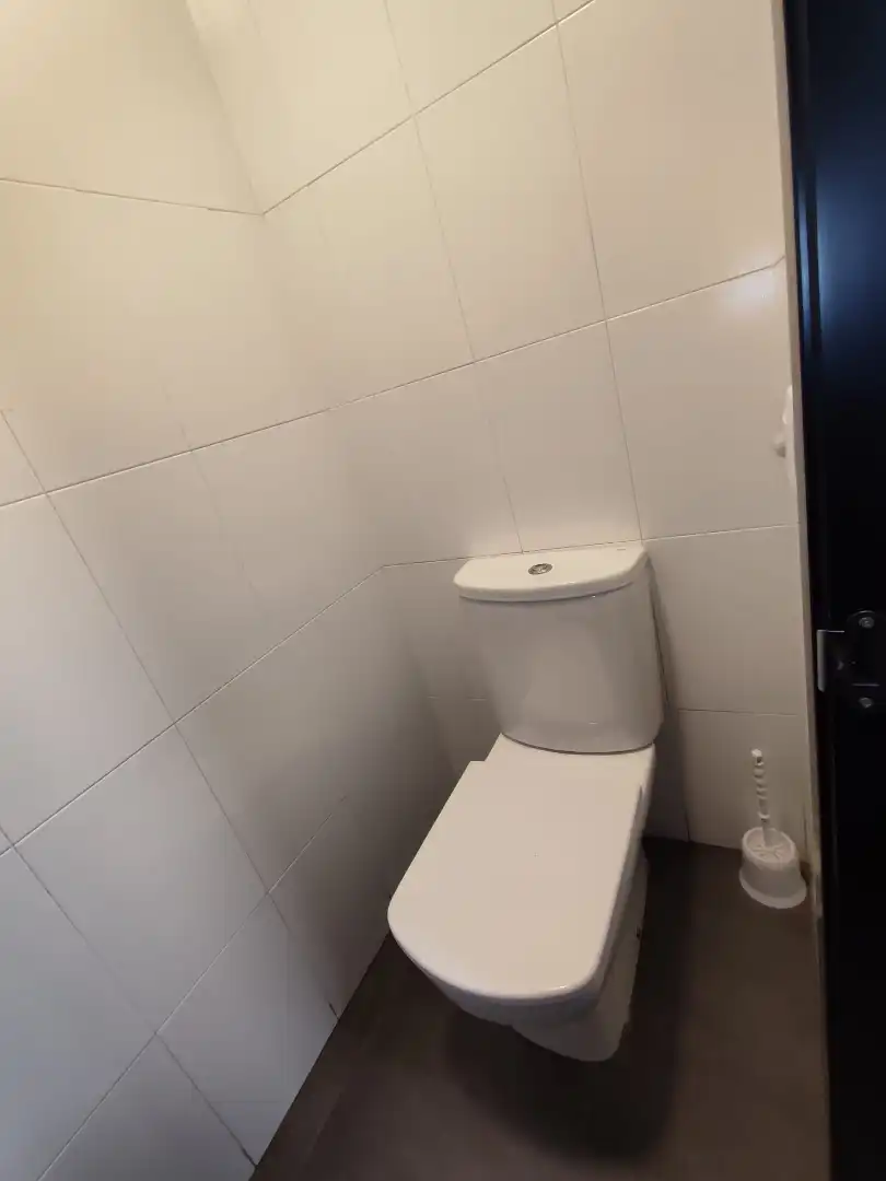 Bathroom of Commercial properties for rent in Vigo 