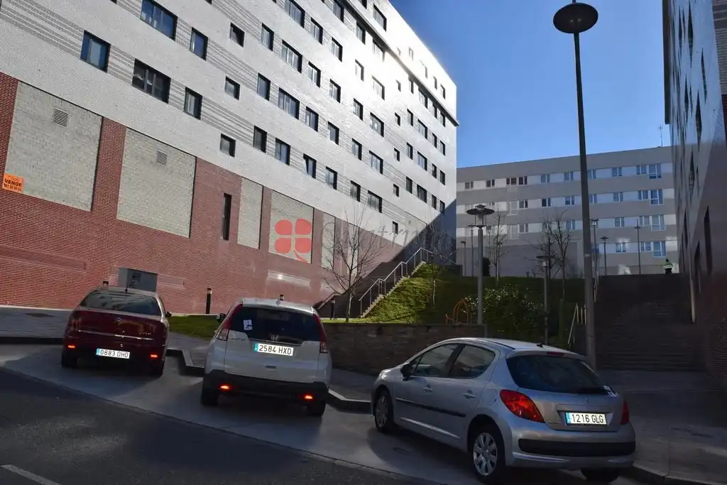Gewerbefläche zum Verkauf in Castiñeiriño - Cruceiro de Sar, imagen 8