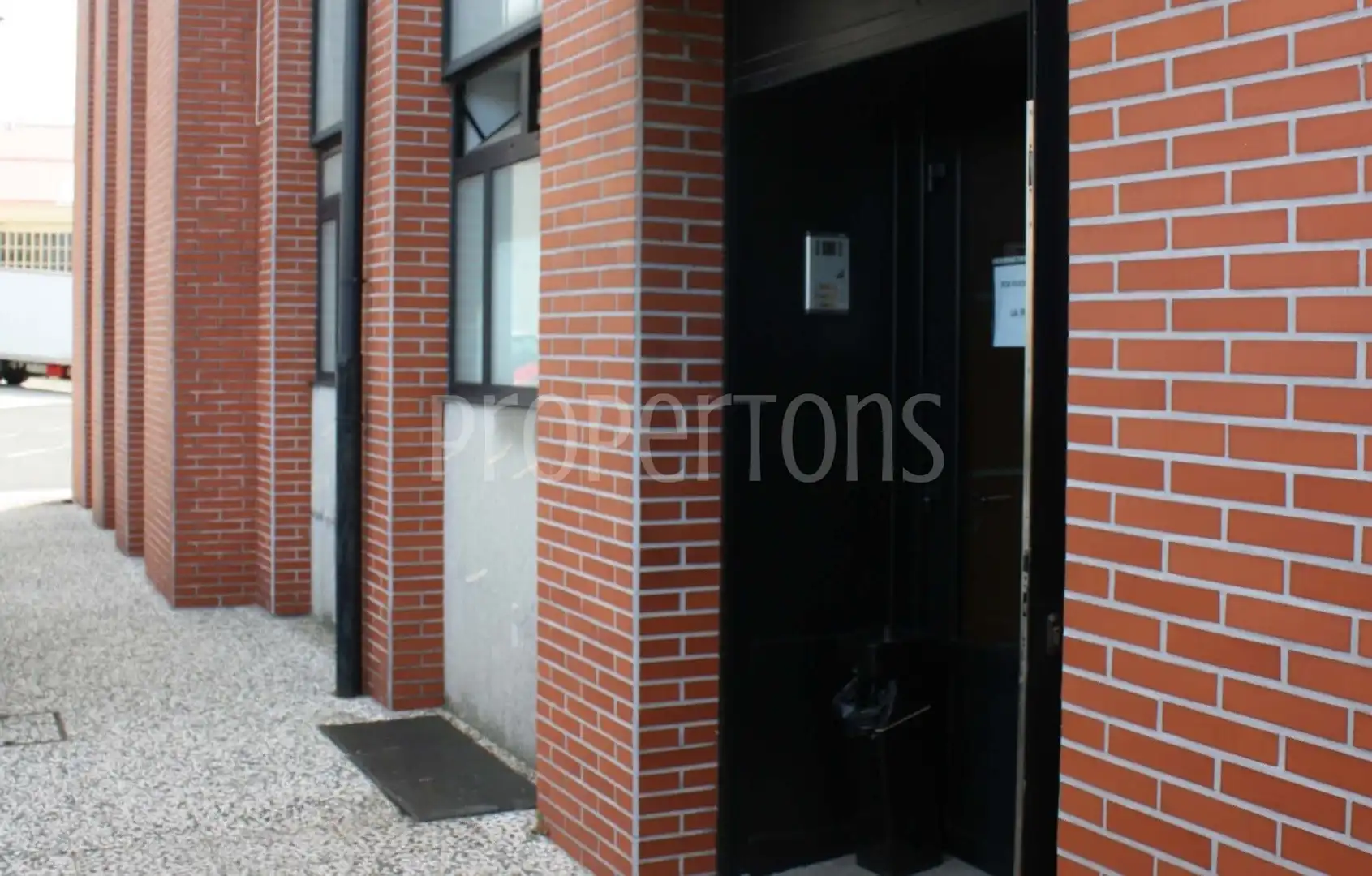 Exterior view of Office for rent in Leioa