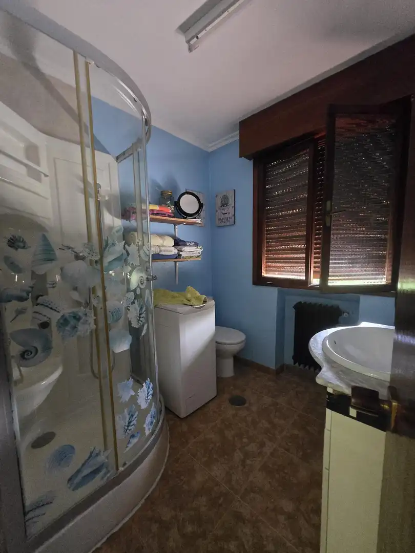 Bathroom of Houses for sale in Villaviciosa  with Heating, Terrace and Storage room