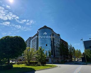 Vista exterior de Pis en venda en Pontevedra Capital  amb Calefacció, Terrassa i Traster