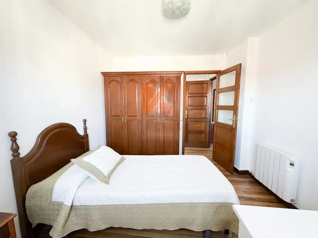 Habitación de Piso en venta en Santiago de Compostela  con Horno
