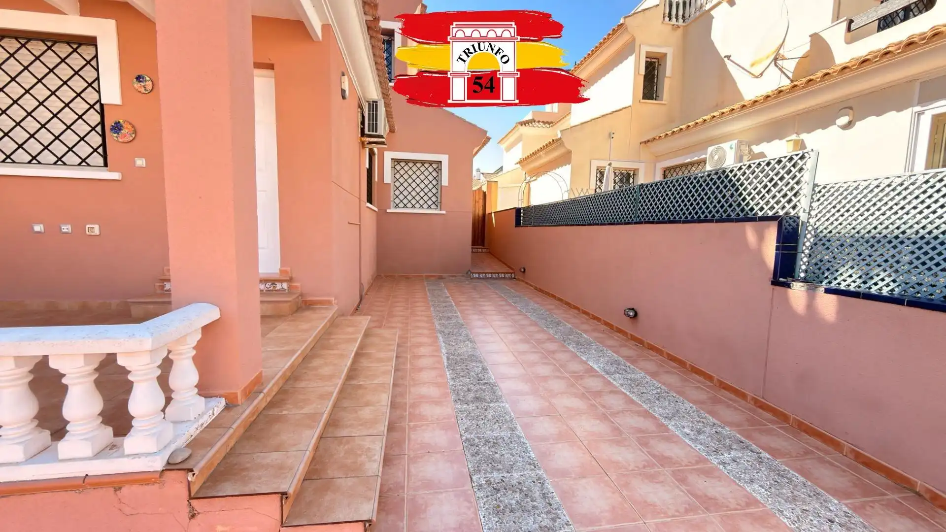 Terraza de Casa adosada en venta en Pilar de la Horadada con Aire acondicionado, Jardín privado y Amueblado