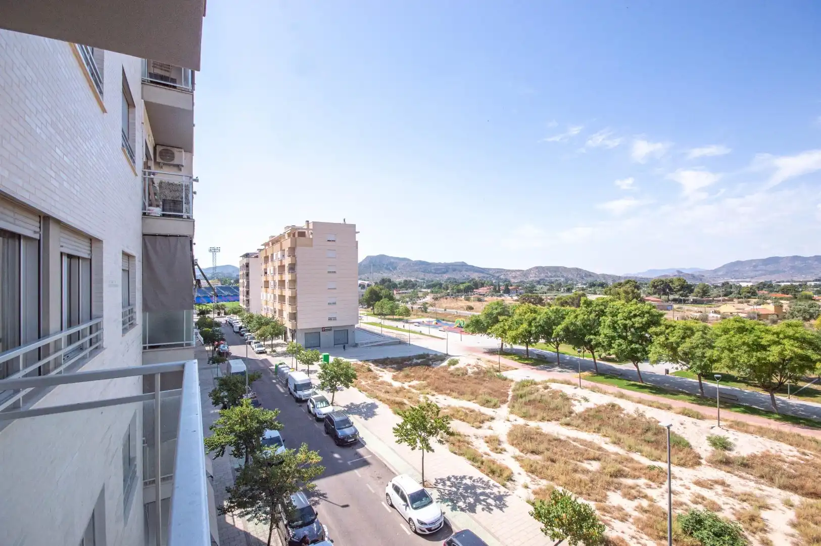 Vista exterior de Piso de alquiler en Elda con Aire acondicionado, Trastero y Amueblado