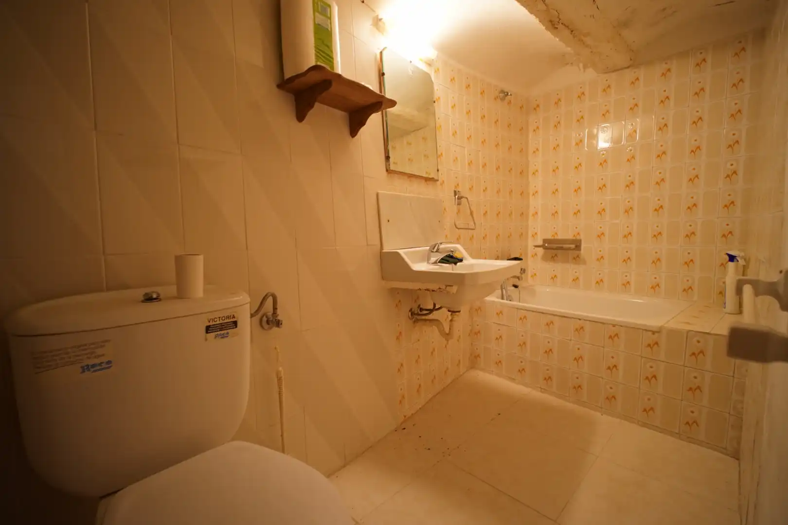 Bathroom of Houses for sale in Valderrobres  with Private garden, Storage room and Furnished